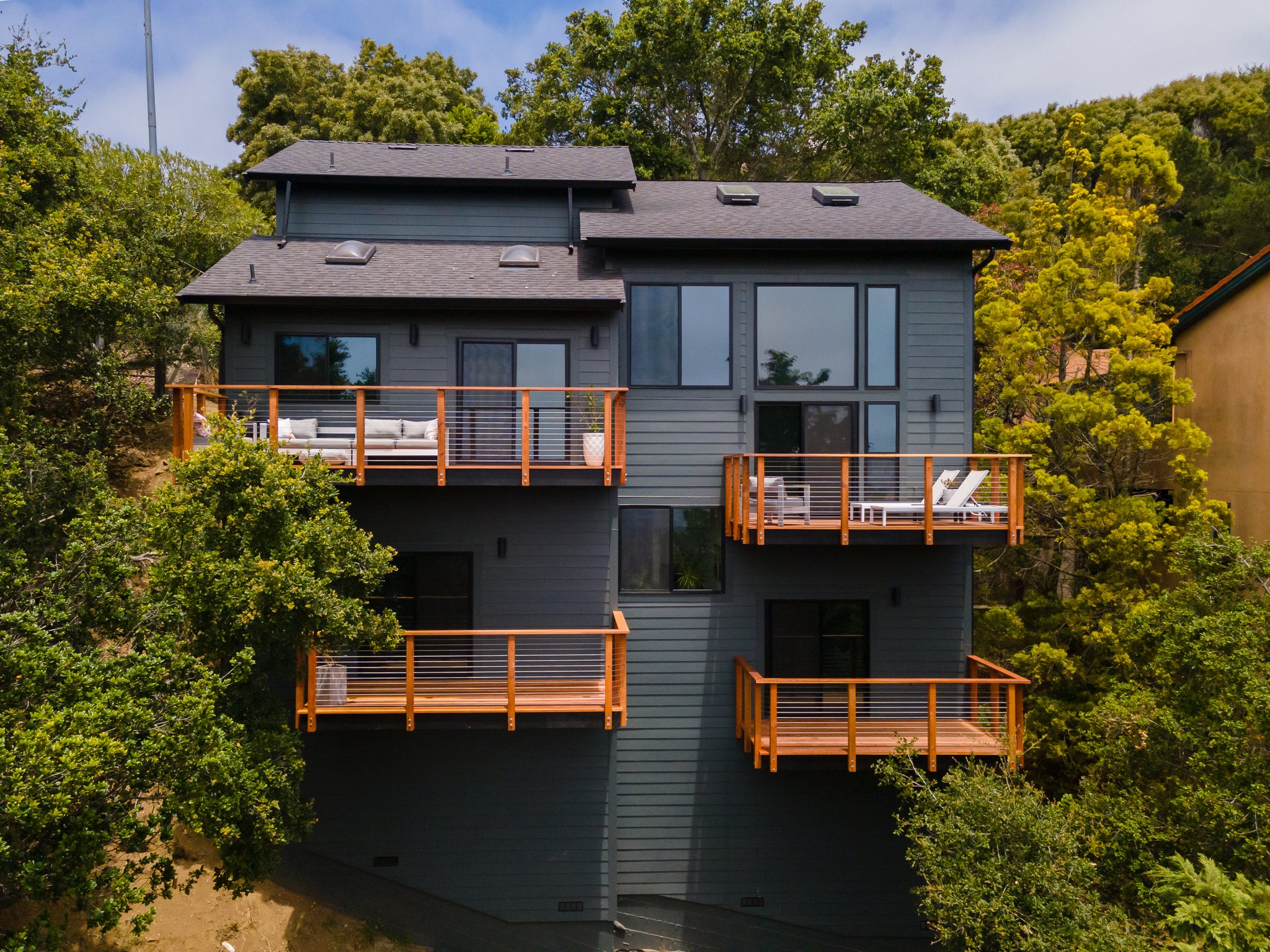 2455 Besito Ave, Berkeley — Siding & Balcony