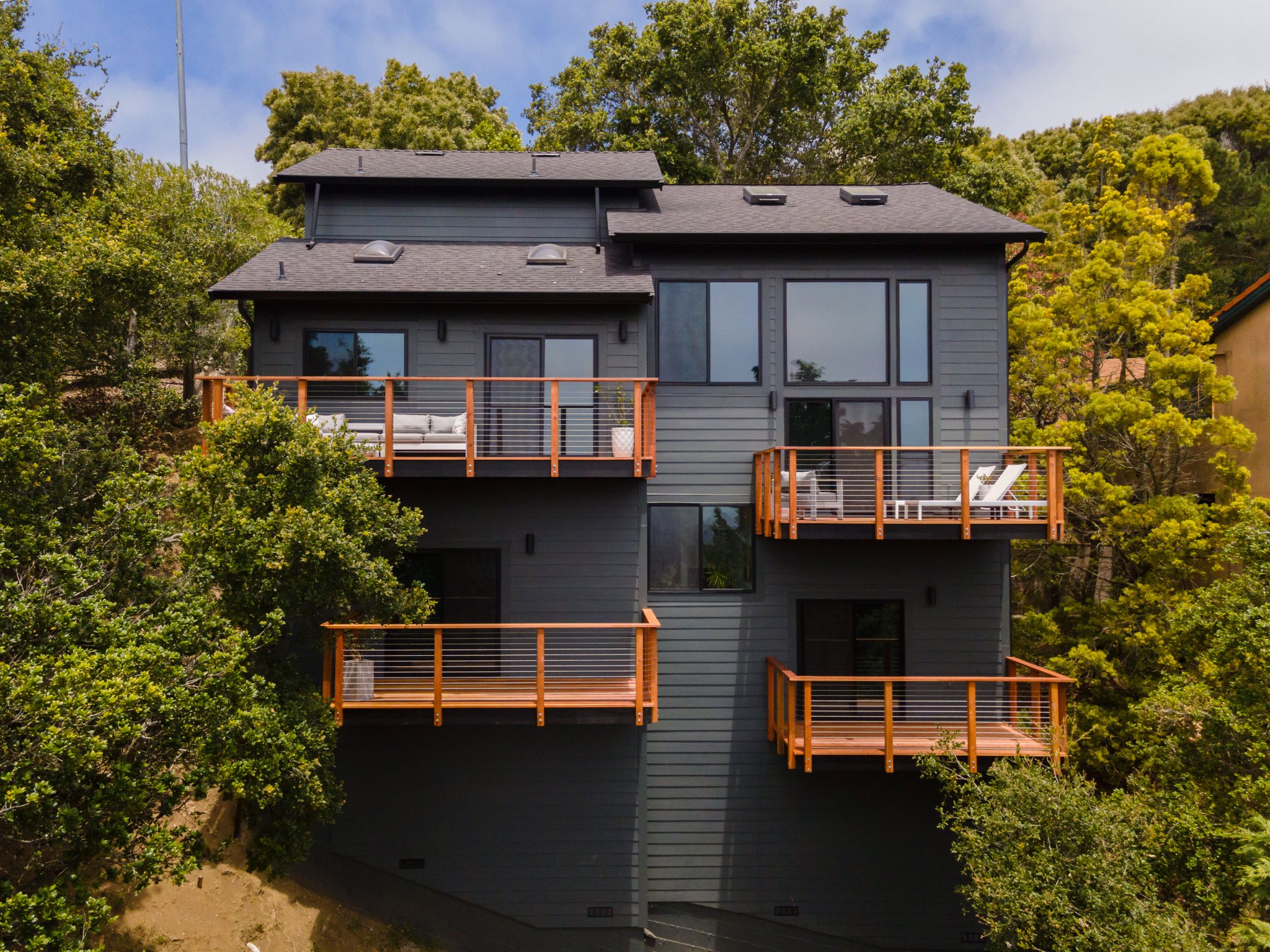 2455 Besito Ave, Berkeley — Siding & Balcony