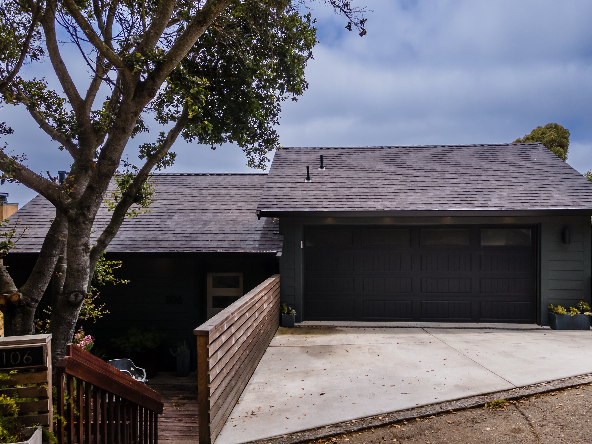 2455 Besito Ave, Berkeley — Siding & Balcony