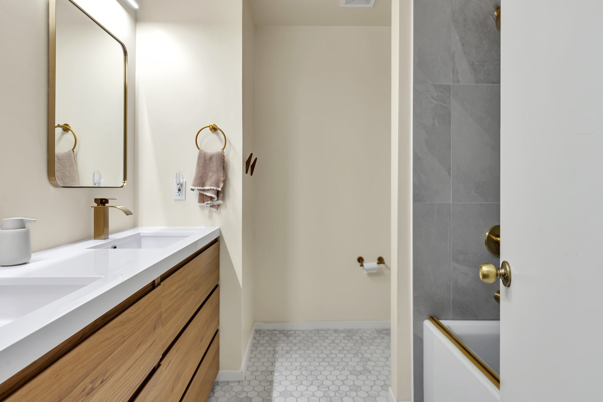 45 Purcell Dr, Alameda — Kitchen & Bathroom Remodel