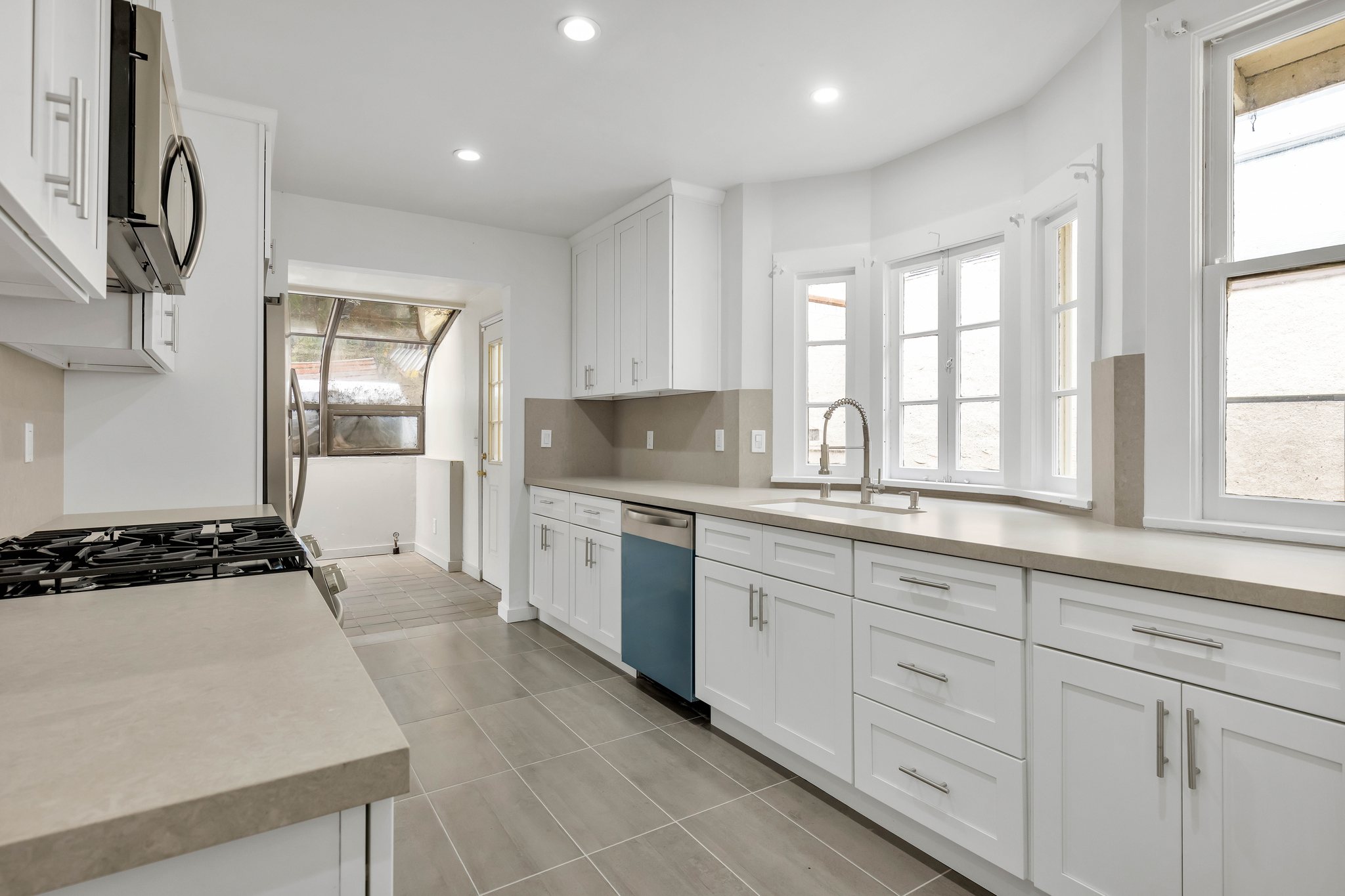 680 Santa Ray Ave, Oakland — Kitchen & Bathroom Remodel