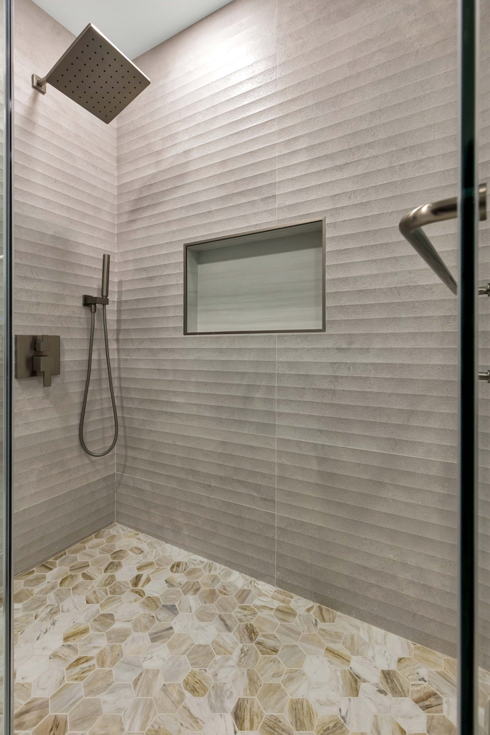 Bathroom detail, Via Aliso Alameda project by New Bay Builders